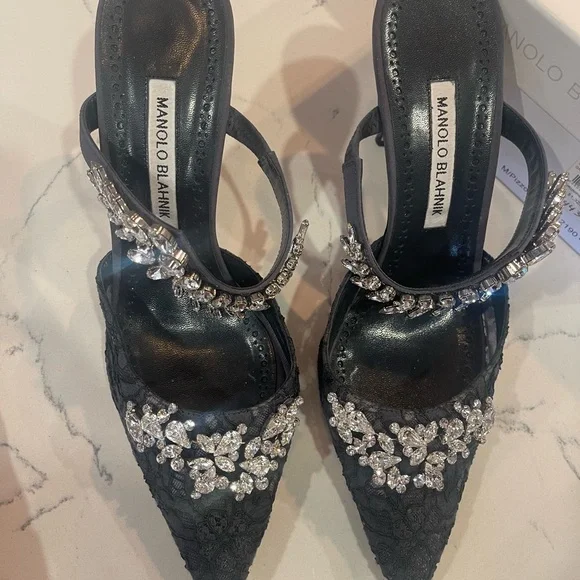 Manolo Blahnik Lurum Crystal-Embellished Lace Mules - Size 40 - Picture 3 of 5